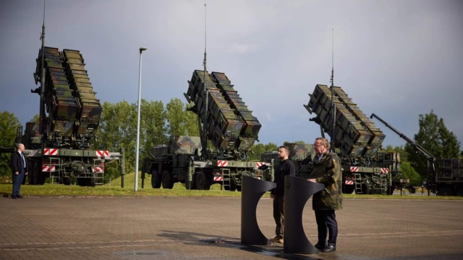 Десетилетия военно обезкървяване на Украйна, за да рухне пред Русия: Зеленски с визия за кардинална промяна (ОБЗОР - ВИДЕО)