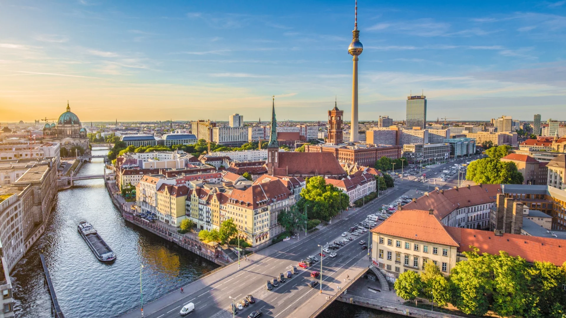 Кибератаки, полети с дронове и палежи: Болници в Германия са в риск