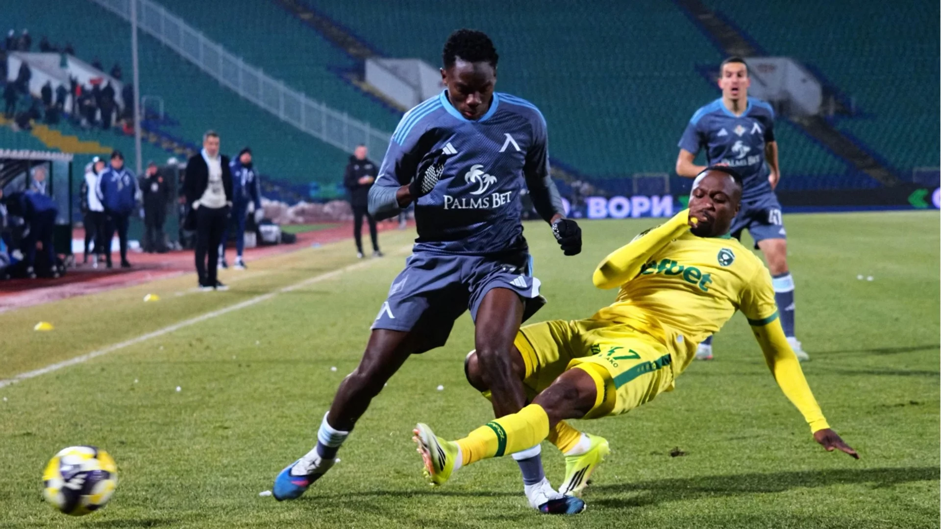 Левски отнесе солена глоба след грозните сцени от мача с Лудогорец