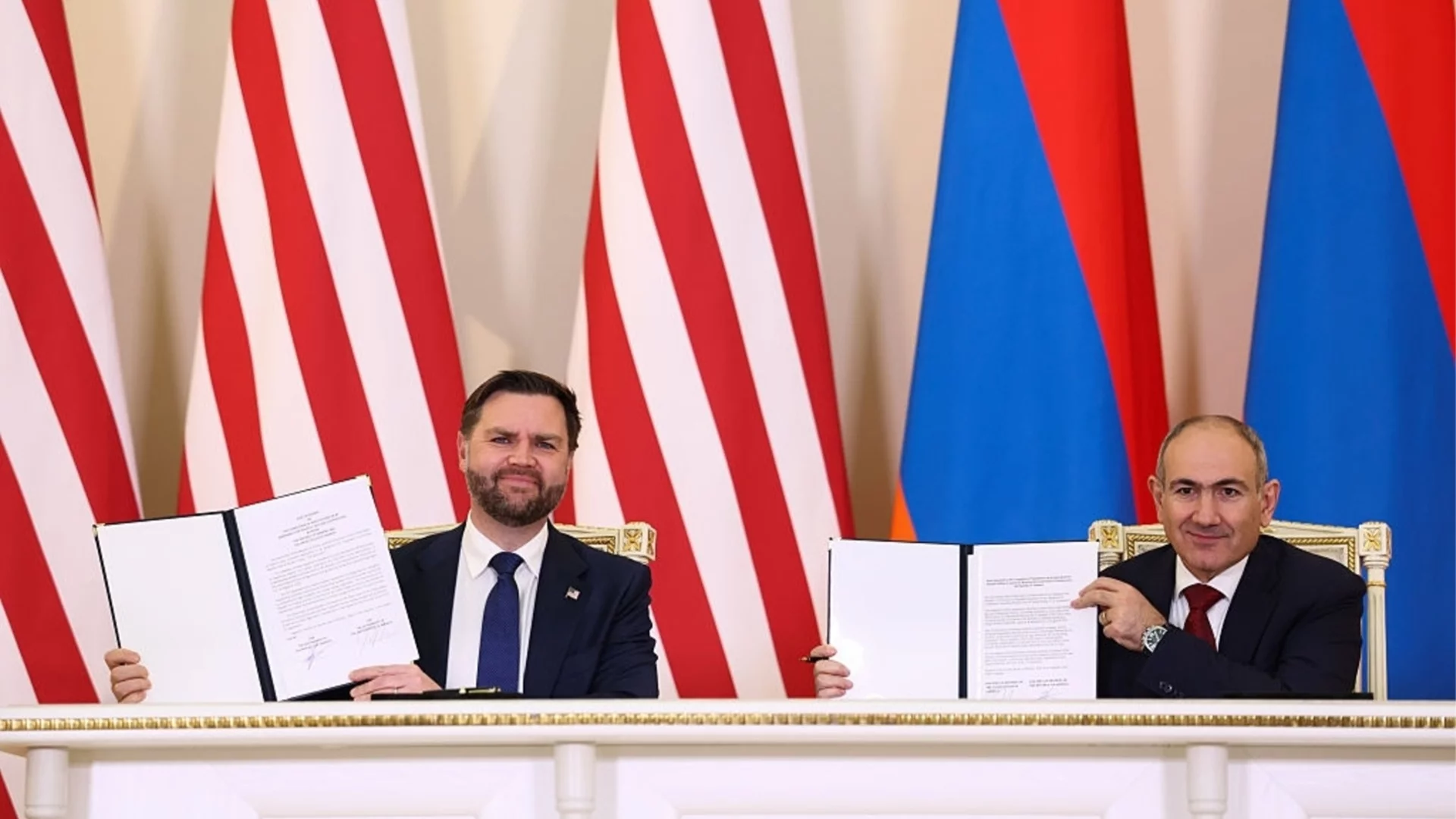 Армения още повече бяга от Русия - подписа първа голяма оръжейна сделка със САЩ