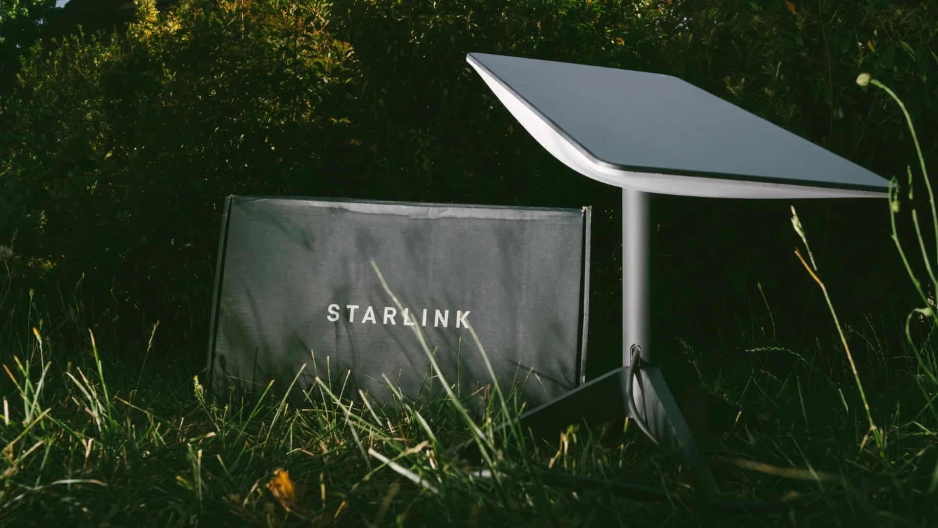 Русия вече блокира Telegram "в битка с НАТО" и подло изнудва уязвими украинци за Starlink (ВИДЕО)