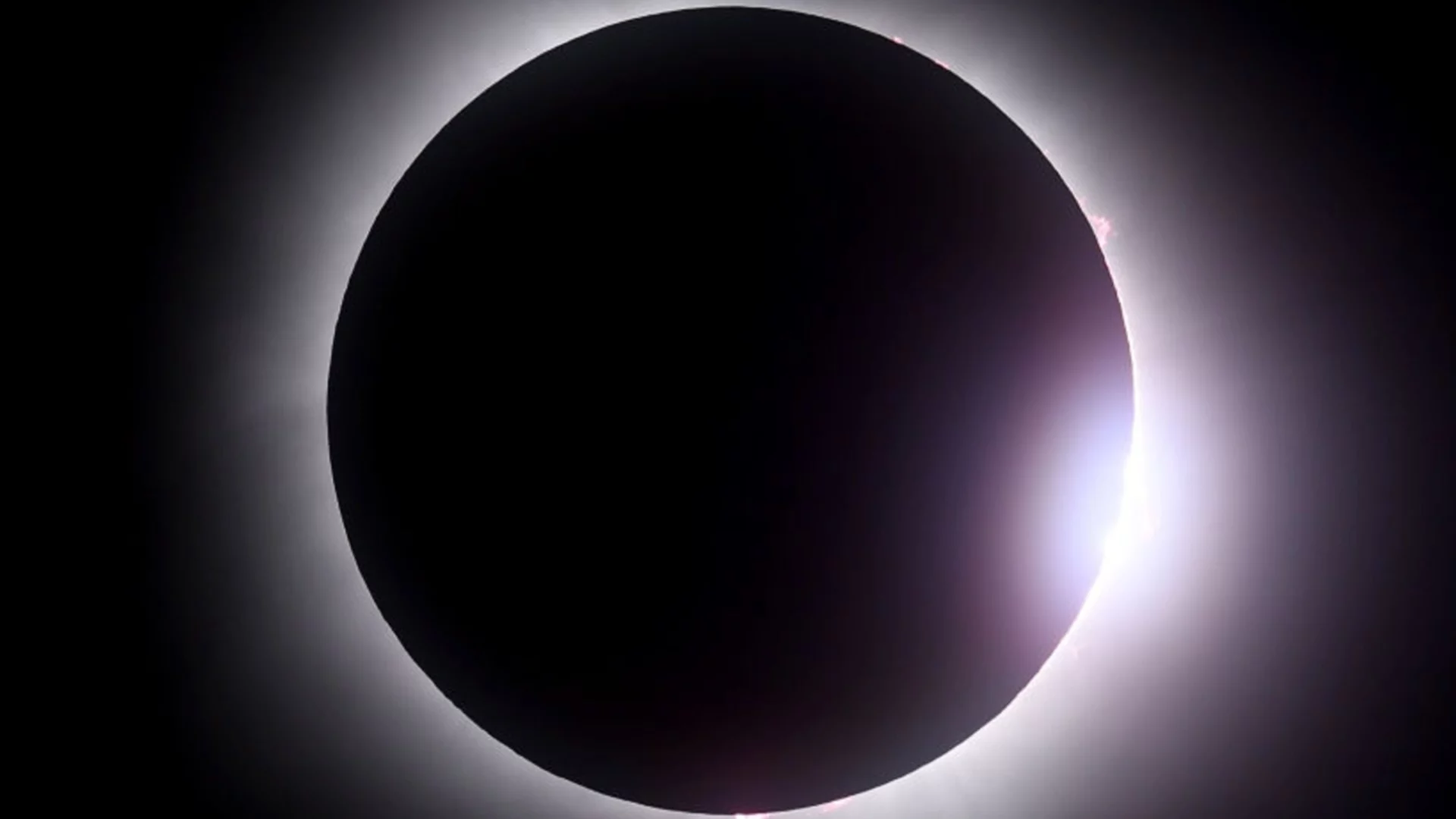 Слънчевото затъмнение на 17 февруари 2026 г. ще разтърси тези зодии