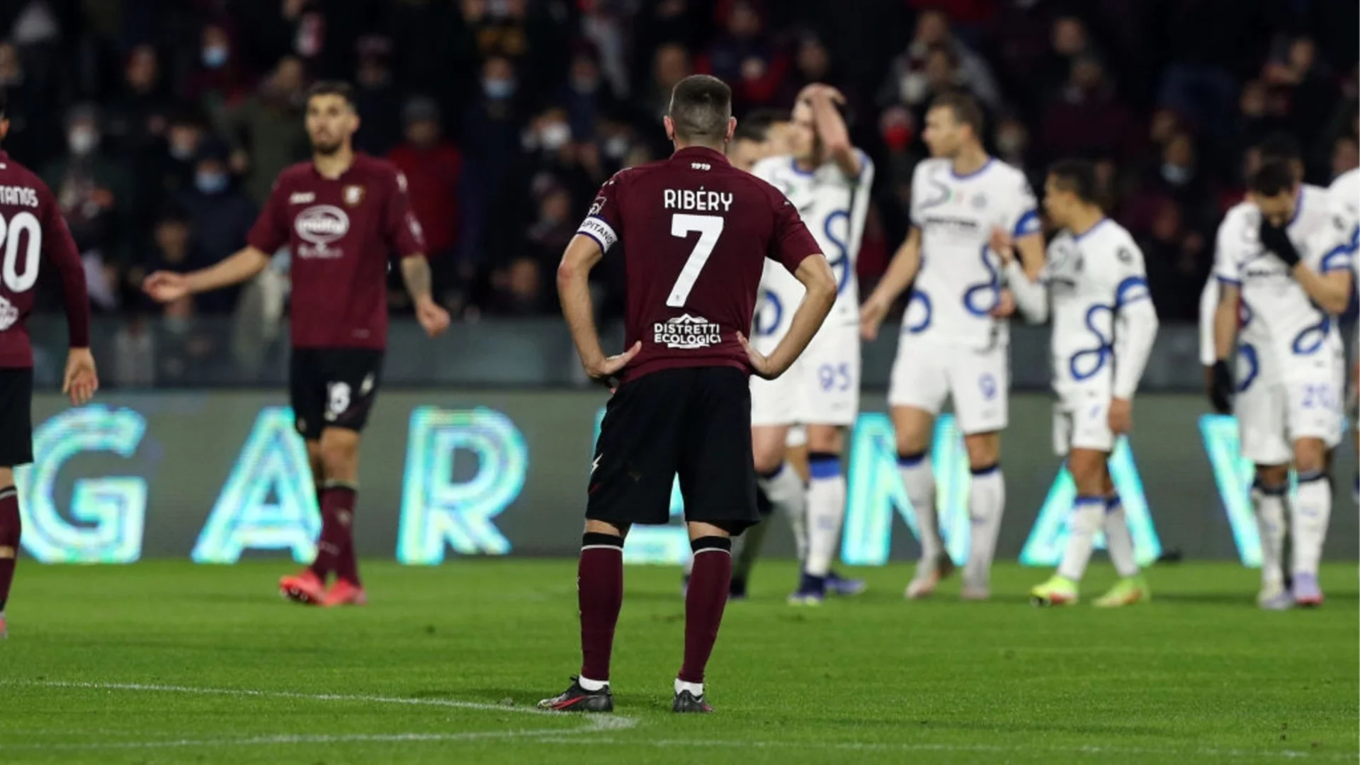 Бивша футболна звезда изплува във файловете "Епстийн"