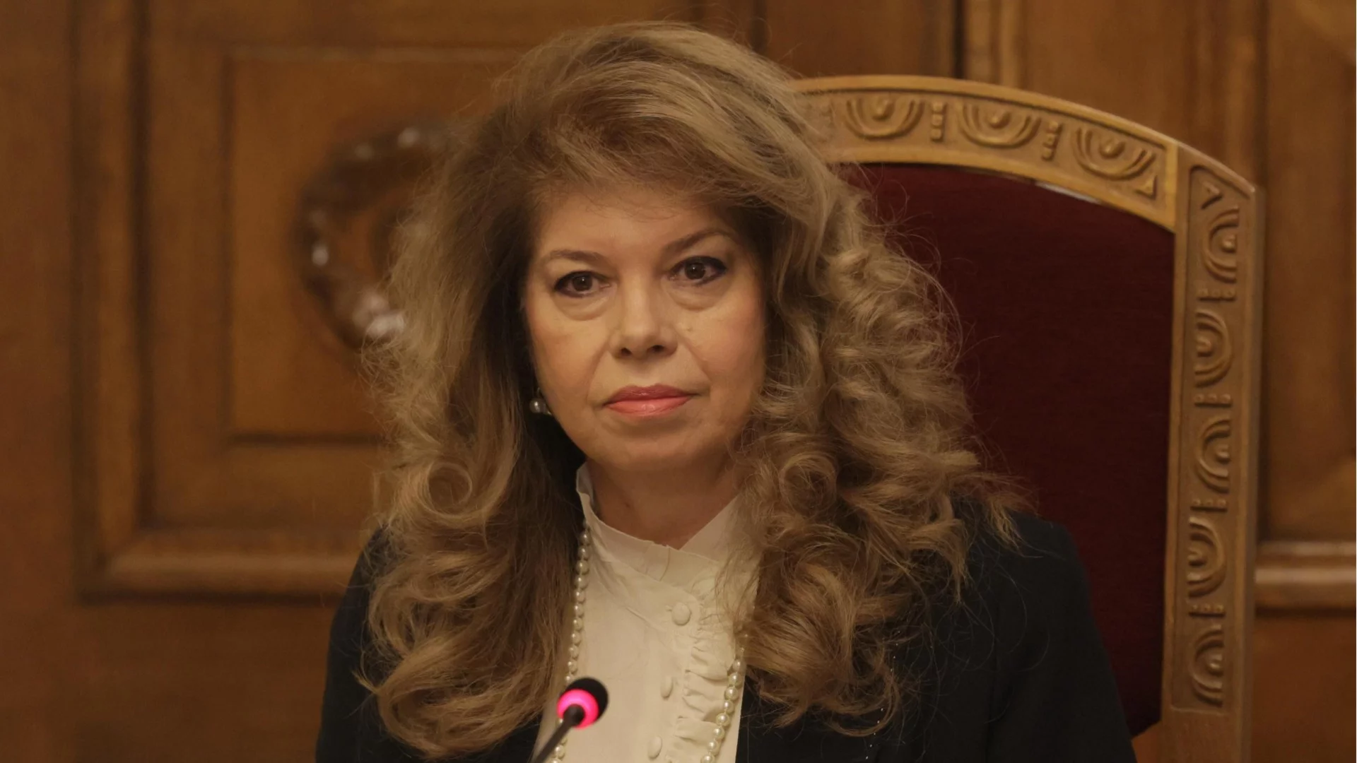 Искане за нов шеф на НС, равносметки на протестите и едни...тамплиери: Консултациите при Йотова завършиха (ОБЗОР)