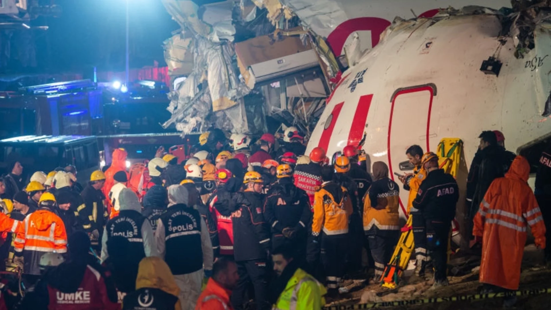 Медицински хеликоптер се разби в Либия (ВИДЕО)