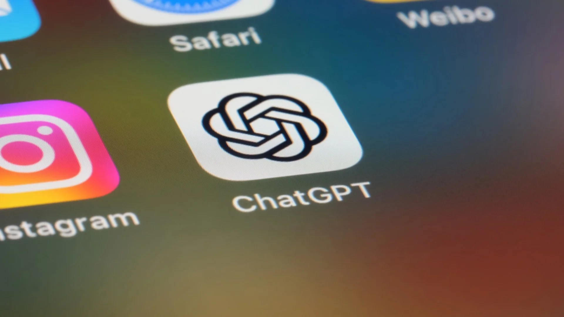 ChatGPT започва да показва реклами