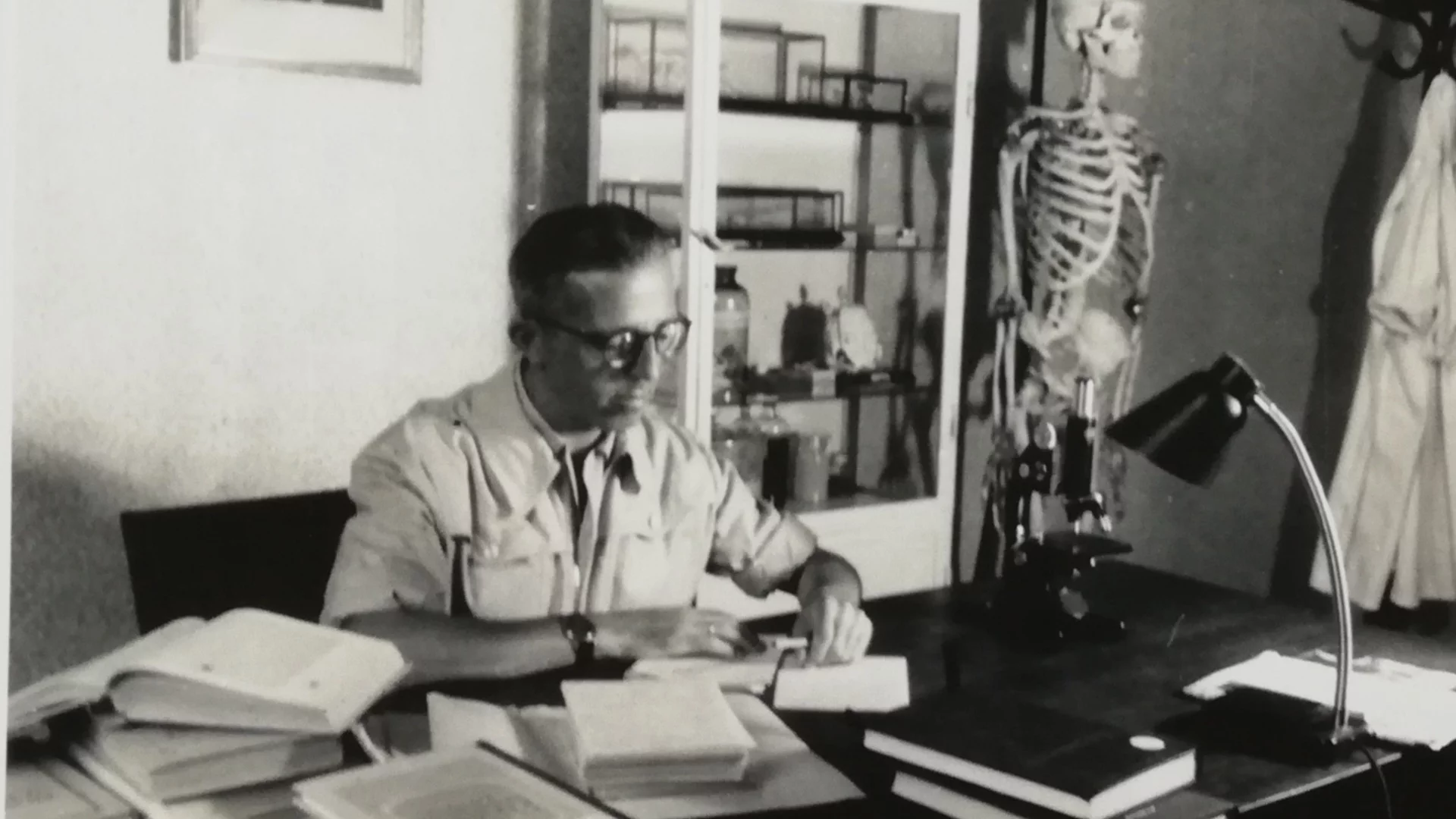 11 февруари в историята: Унижение за Димитър Димов - принуден е да редактира романа "Тютюн"