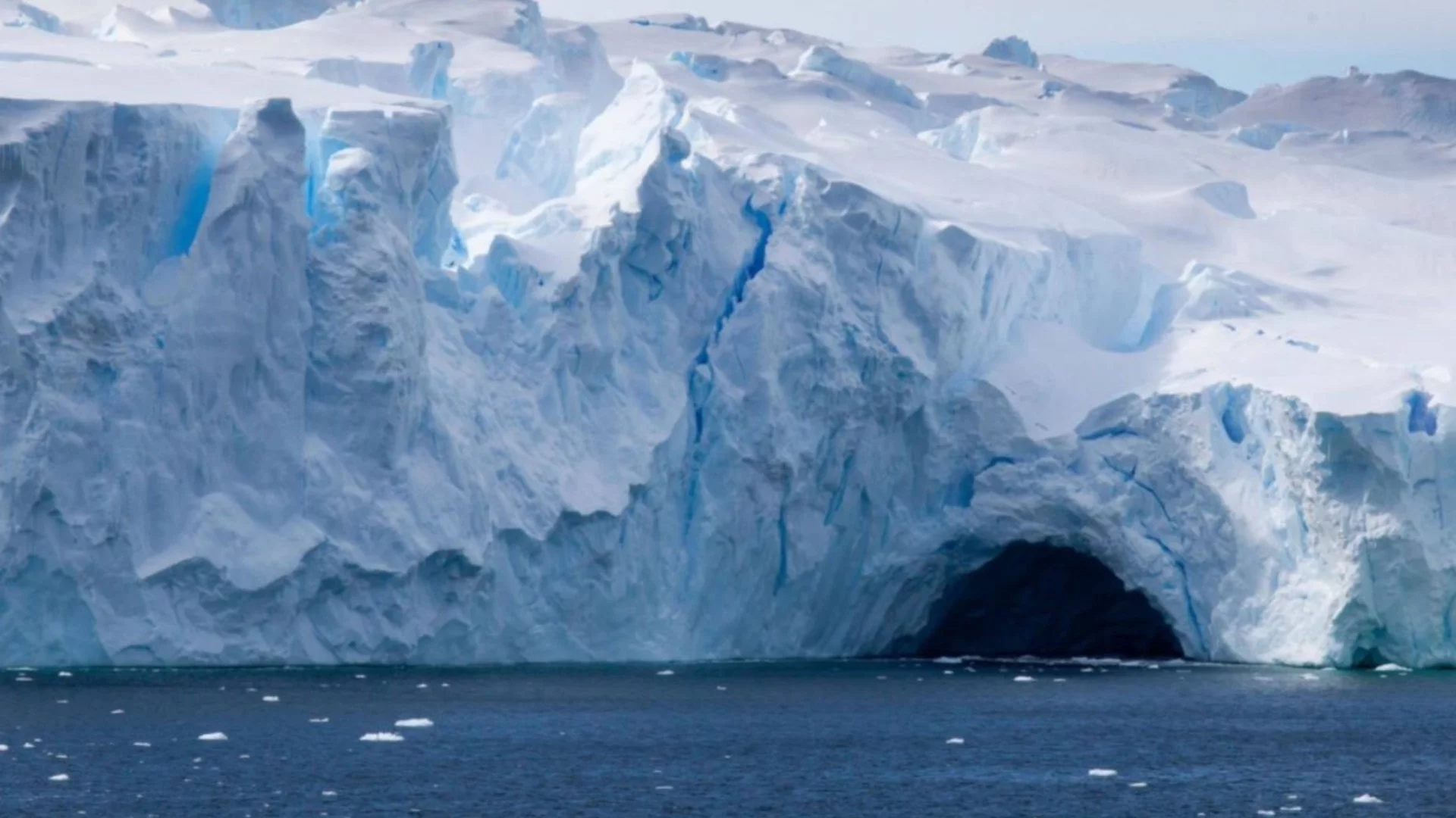 Подводница изчезна в Антарктика, след като бяха открити аномални структури
