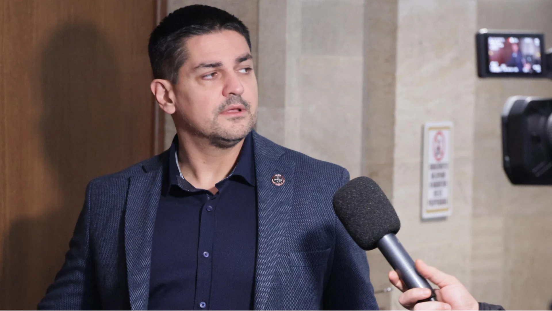 Радостин Василев за консултациите и Йотова: Не я приемам за човек, който би се борил срещу мафията