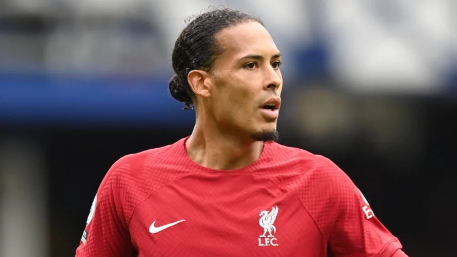 Това ли е звездният бранител, който ще замени Ван Дайк в Ливърпул един ден?