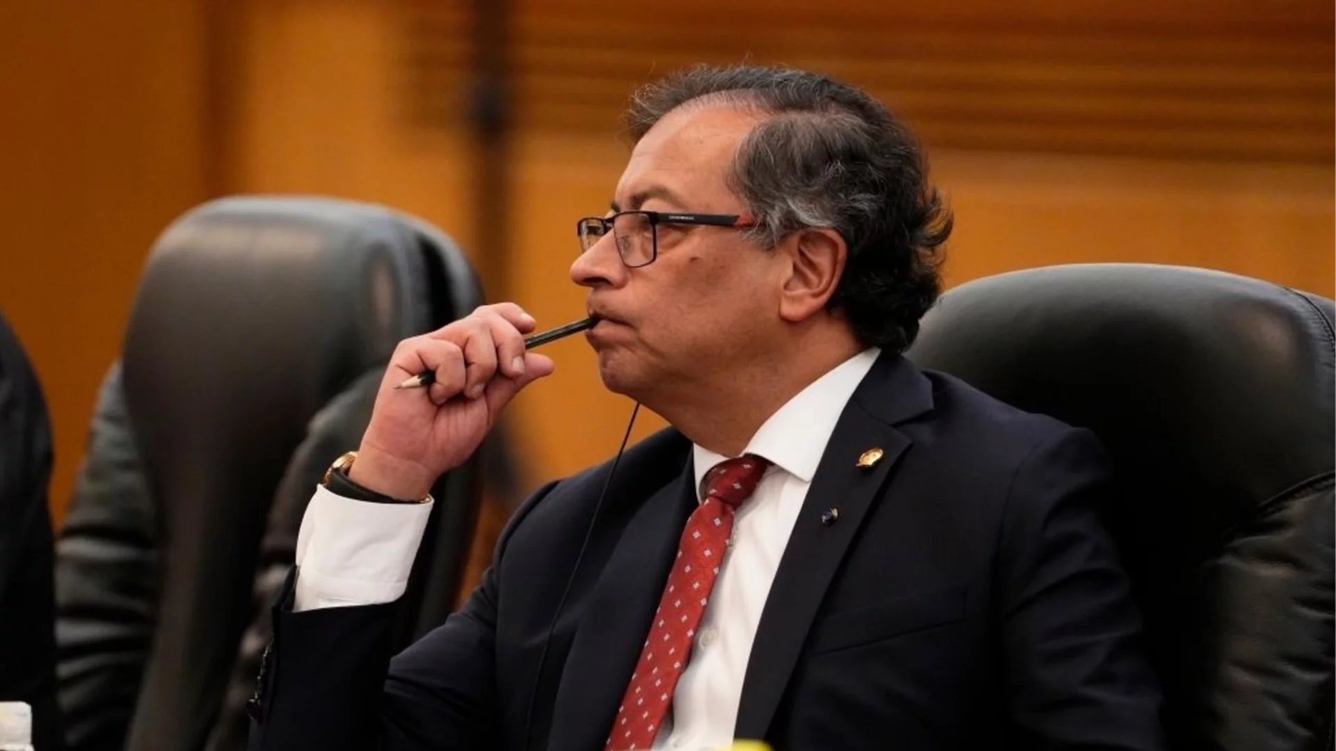 "Опитаха да ме убият, летях два дни без да кацна, за да не ме обстрелват": Колумбийският президент с признание ()