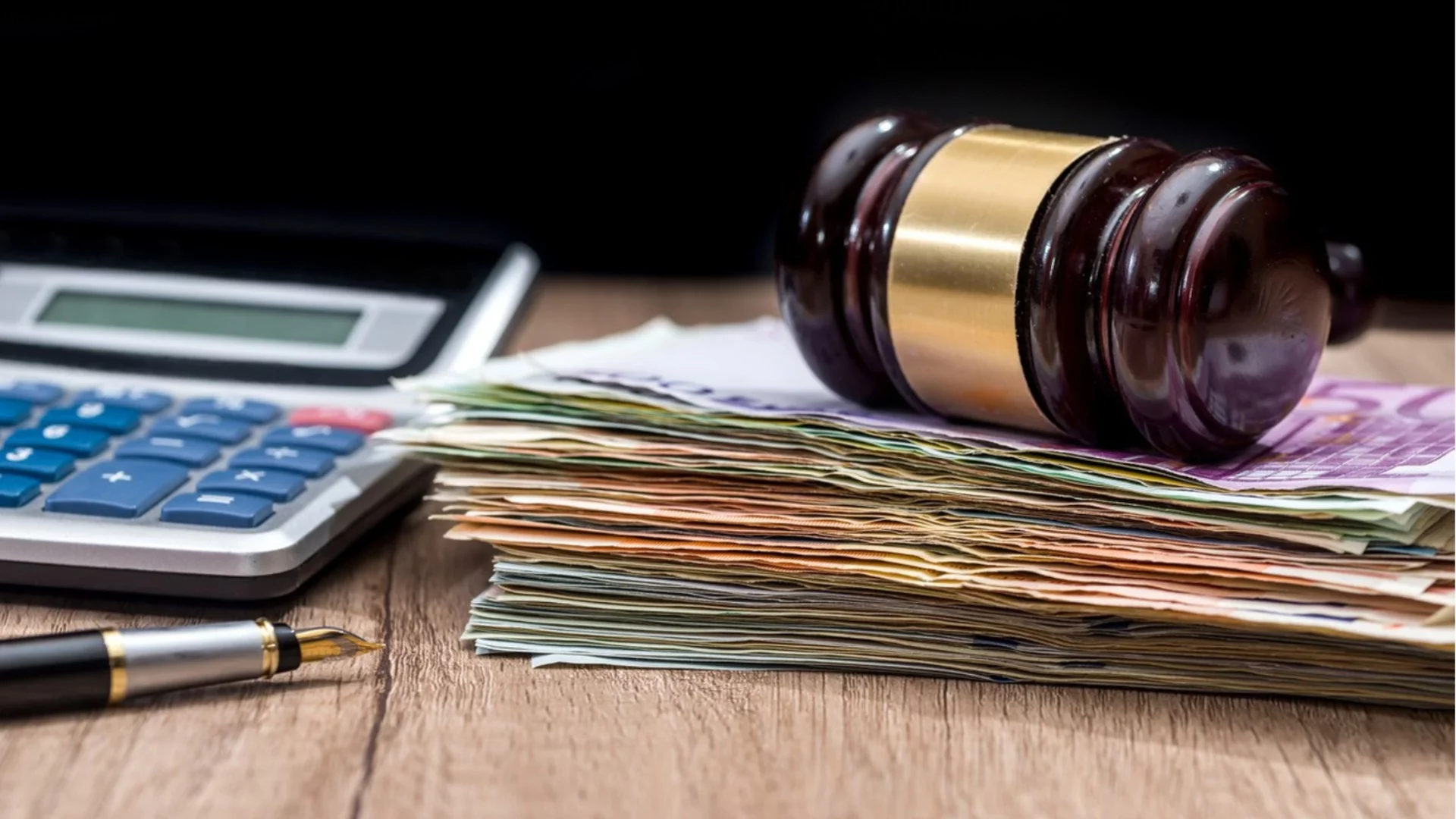 Плащаме такса 10 евро за обявяване на личен фалит