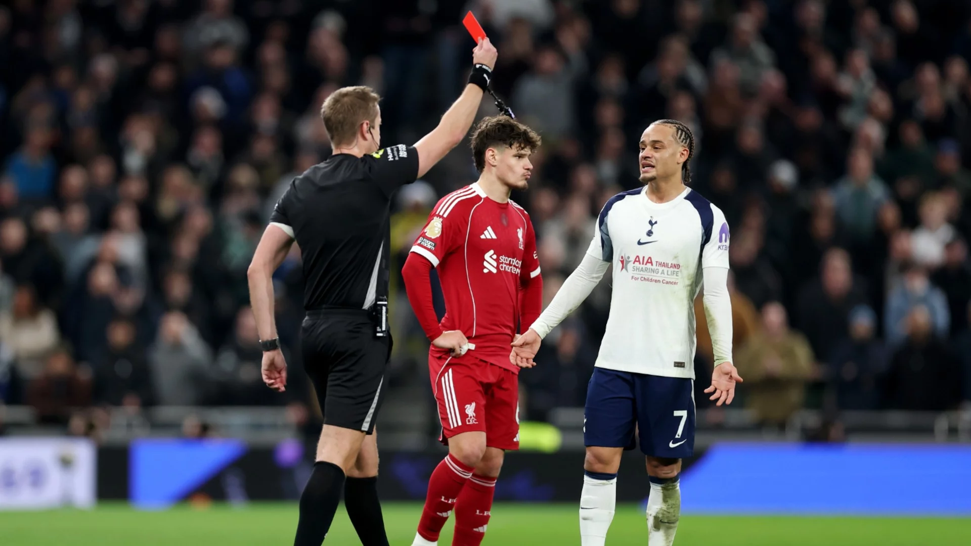 Падна поредната треньорска глава в един от грандовете в английската Висша лига