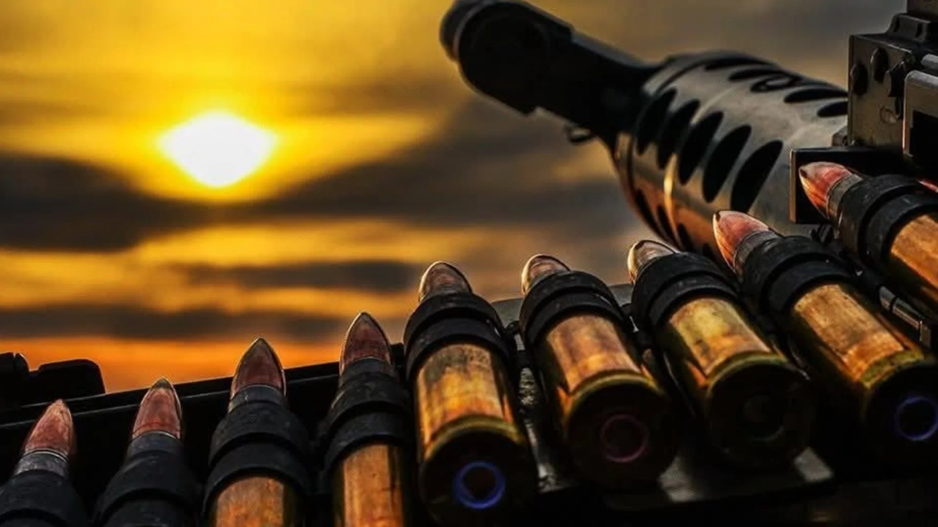 Русия увеличава производството на снаряди, подготвяйки се за следващата война, предупреждава разузнаването