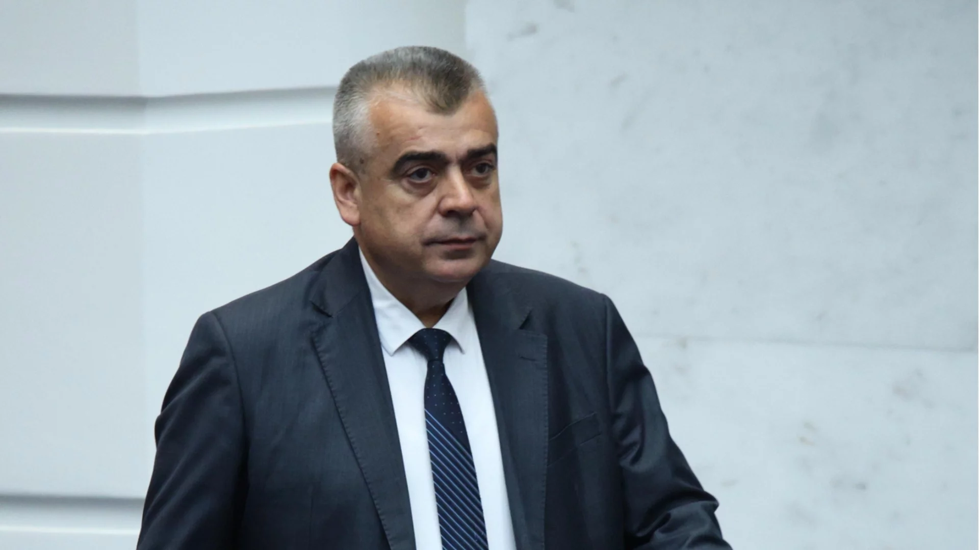 "Най-отдалечен е от завладяната държава": АПС след избора на служебен премиер