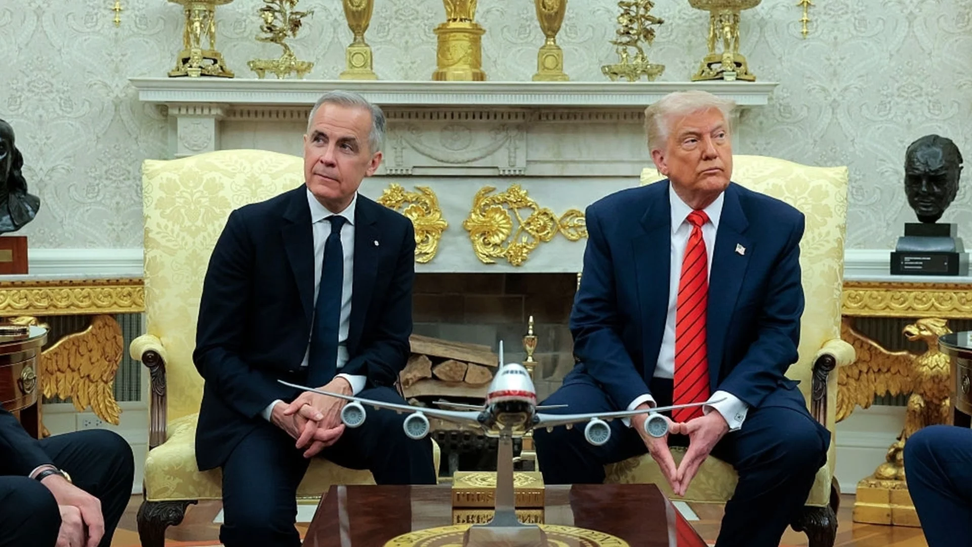 Митата на САЩ срещу Канада паднаха в Конгреса, Тръмп заплаши републиканските отцепници (ВИДЕО)