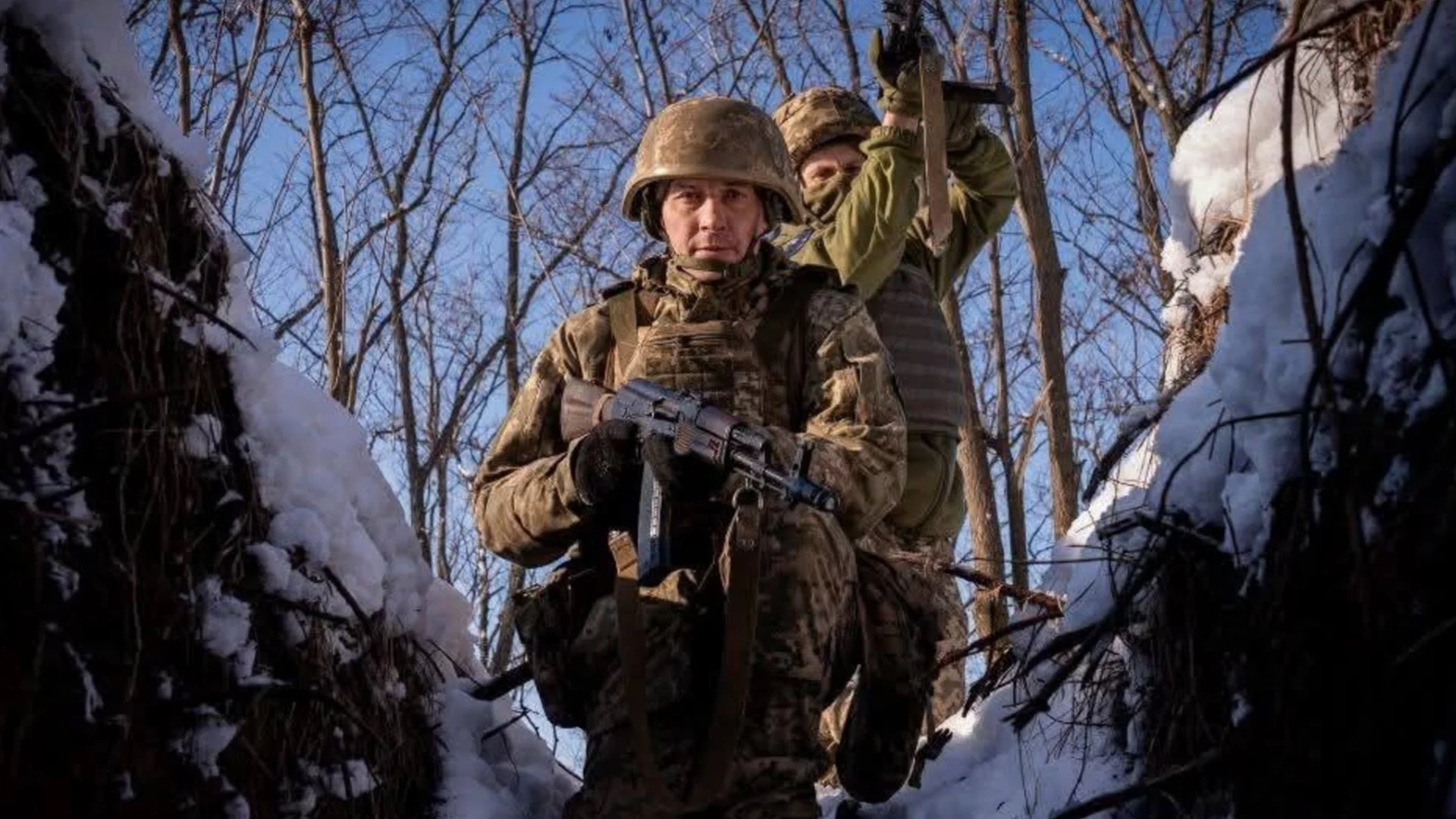Великобритания обеща стотици милиони долари за Украйна, включително 1000 ракети