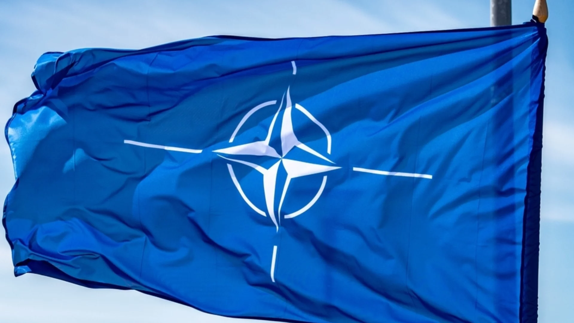 Министрите на НАТО осъждат европейската отбрана в Брюксел