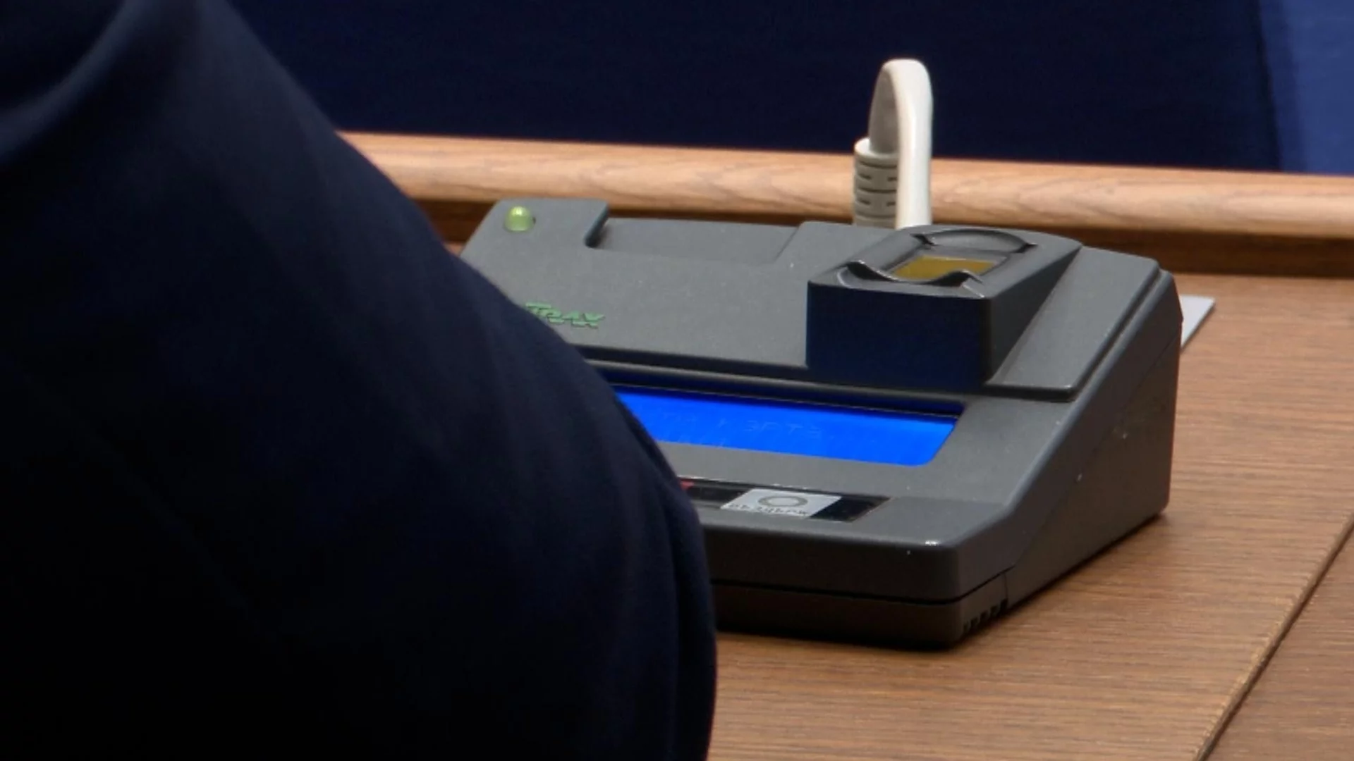 Ветото срещу ИК: Две партии в парламента се надяват да няма 121 гласа срещу него