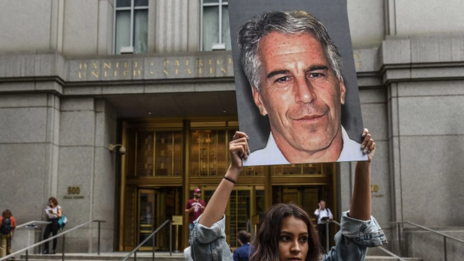 Сексуалната пирамида на Епстийн: Признателни рускини осигурявали момичета (СНИМКИ)