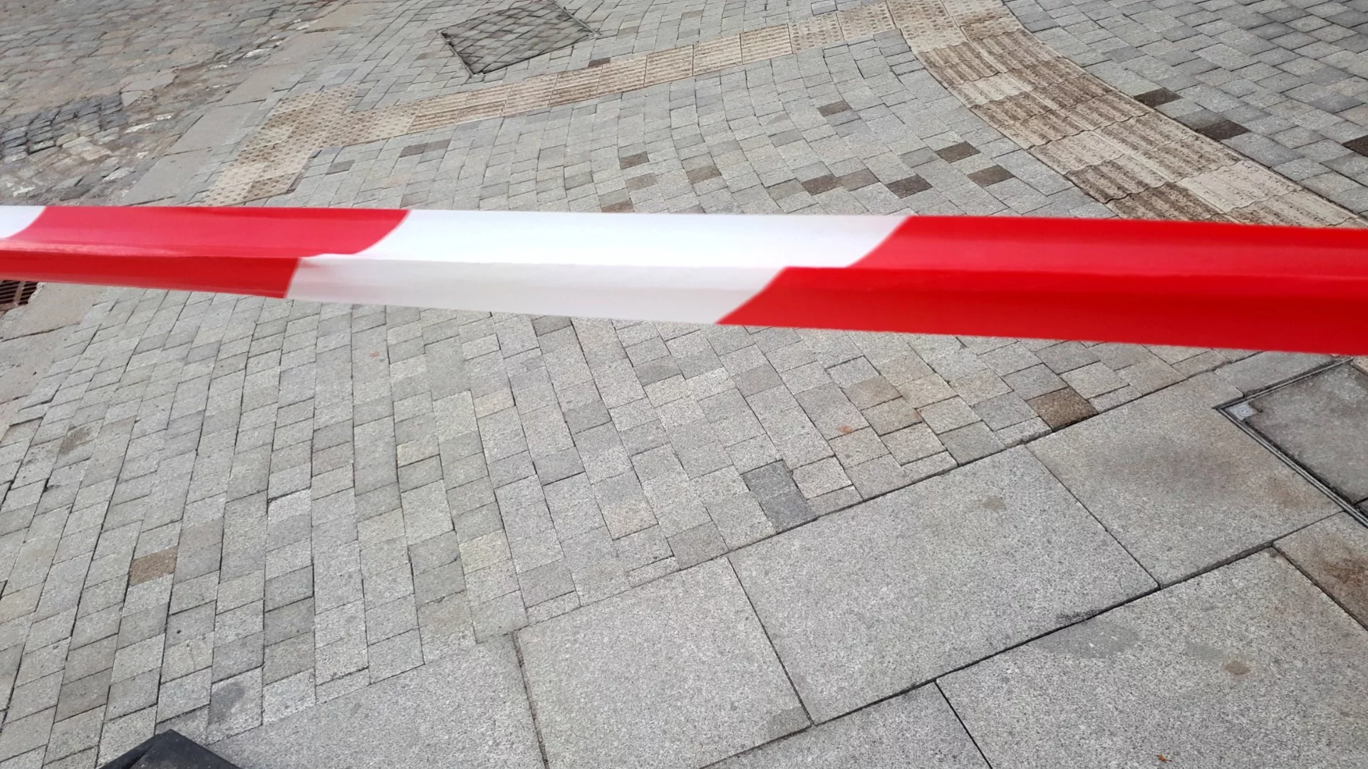 Рухнаха четири тераси на блок в силистренско село