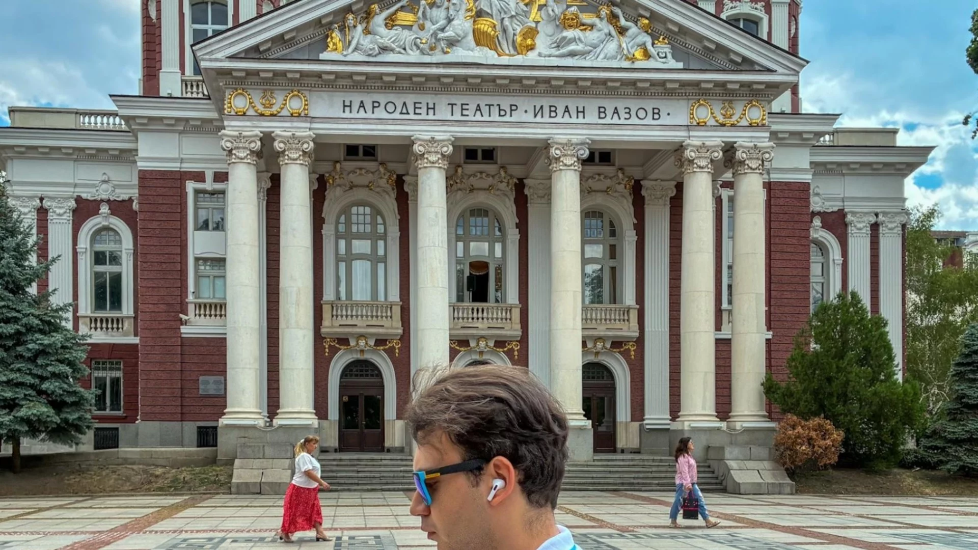 Директори на културни институти с остра позиция към властта: Виждат пренебрежение към труда на артистите