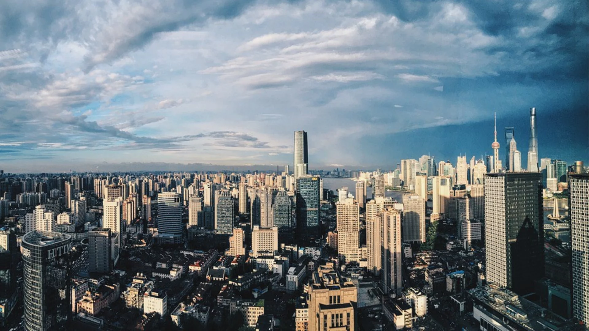 Гигантска дупка погълна улица в Шанхай (ВИДЕО)