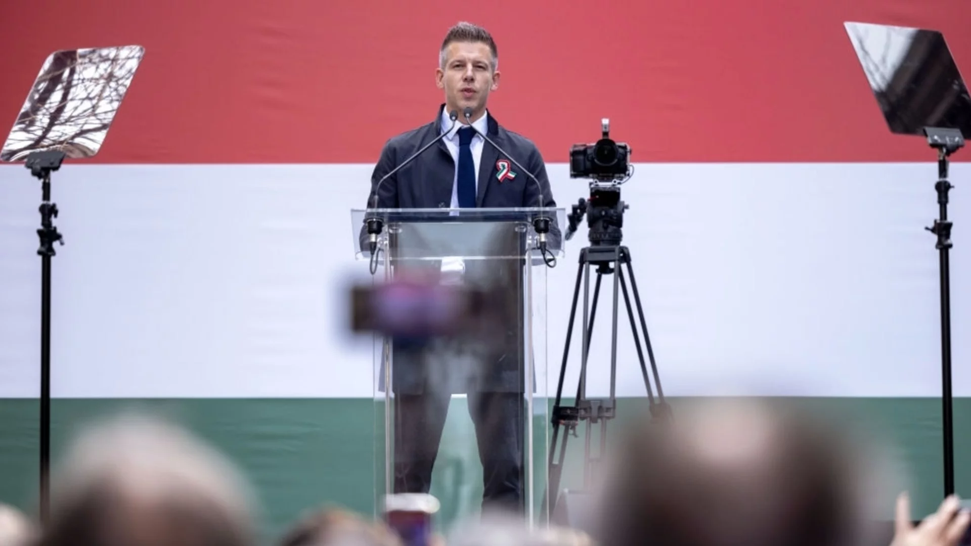 Как съперникът на Орбан разкри корупцията му със запис, а премиерът ще го удари предизборно със секс компромат (СНИМКИ)