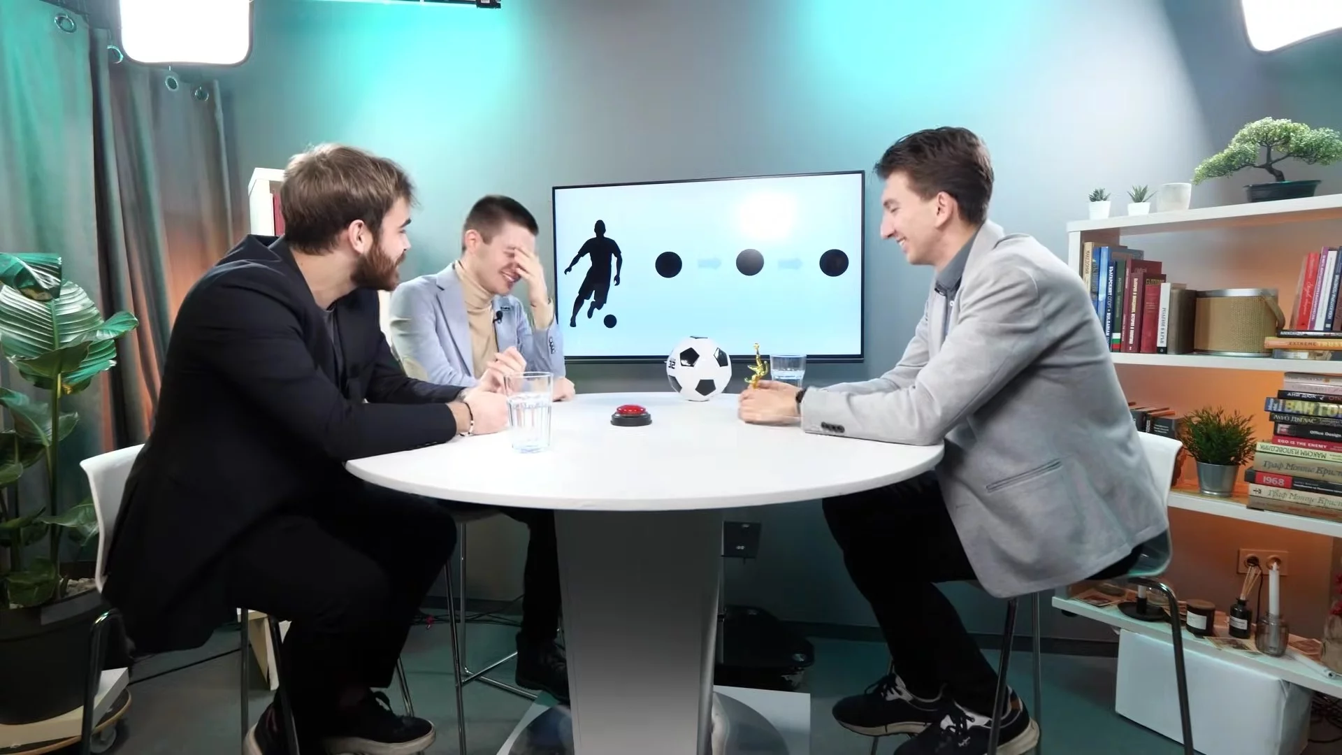 Уж тесен специалист на тема Левски, а не позна настоящ играч на "сините": Фалстарт в играта "Кой съм аз" (ВИДЕО)