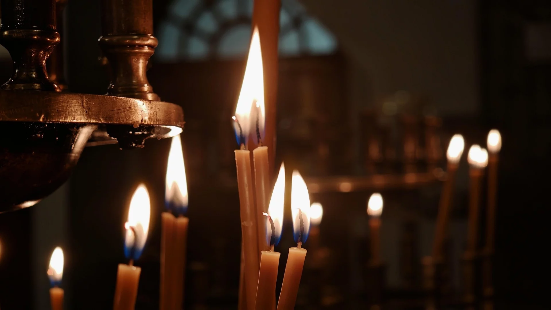 Сънищата срещу Задушница – знак от починал близък или игра на подсъзнанието