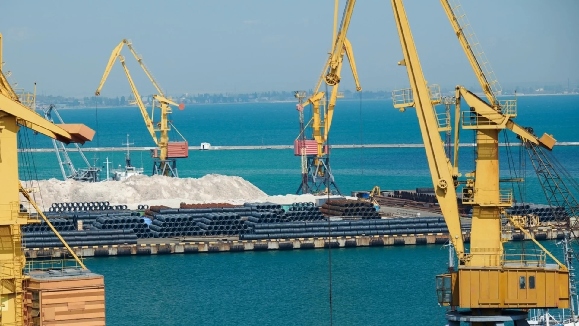 Румъния купува единственото молдовско пристанище на Дунав