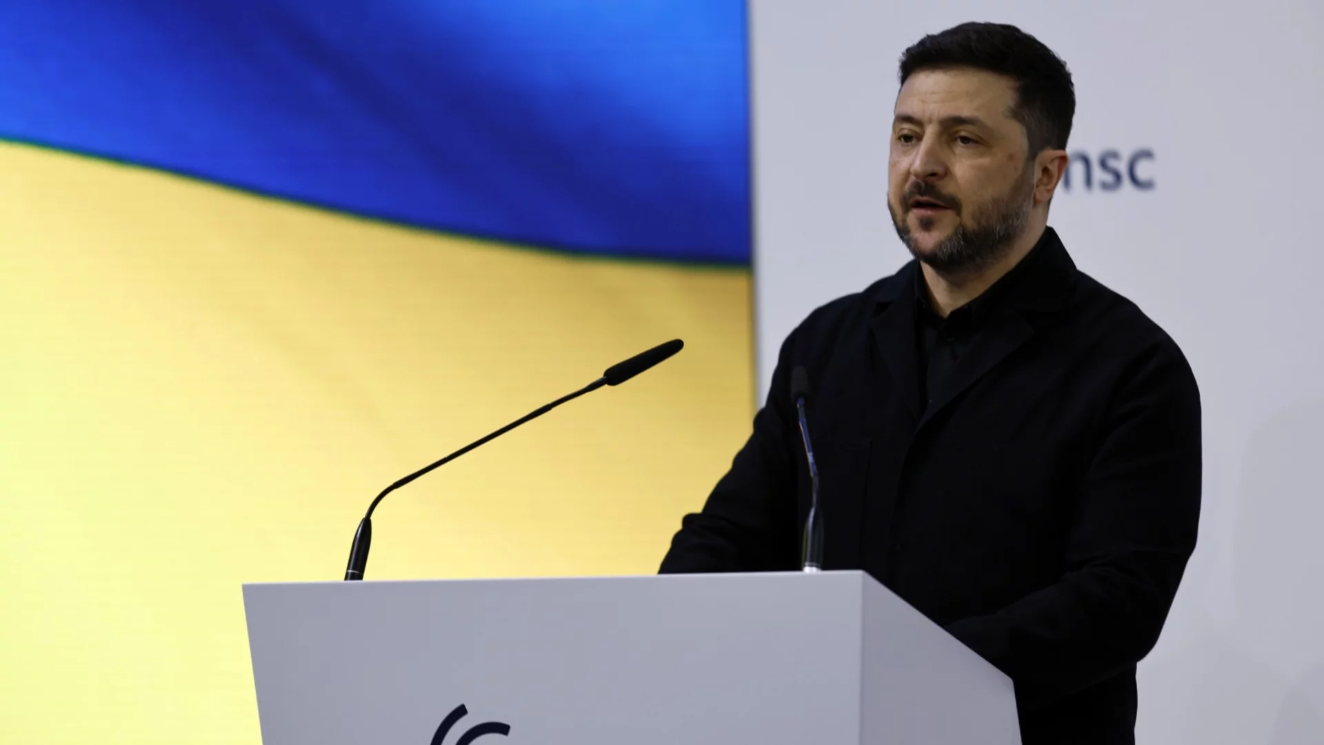 Зеленски в Мюнхен: Путин се възприема като цар, но всъщност е роб на войната