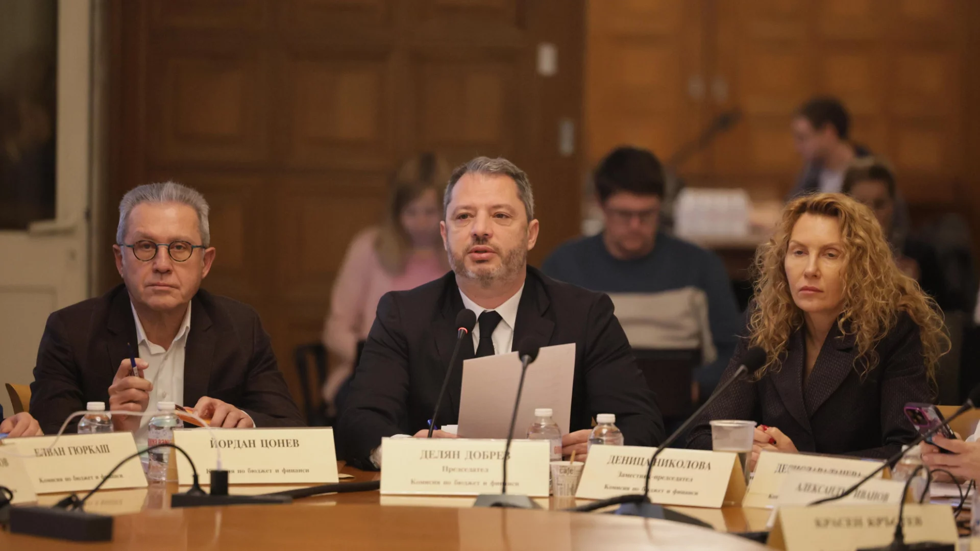 Делян Добрев си тръгва от ГЕРБ?