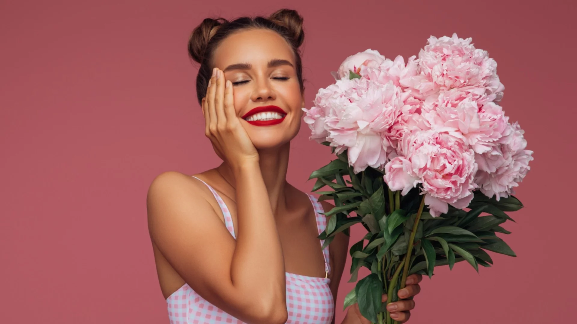 Кой има имен ден днес, 14 февруари 2026 г. Честито!