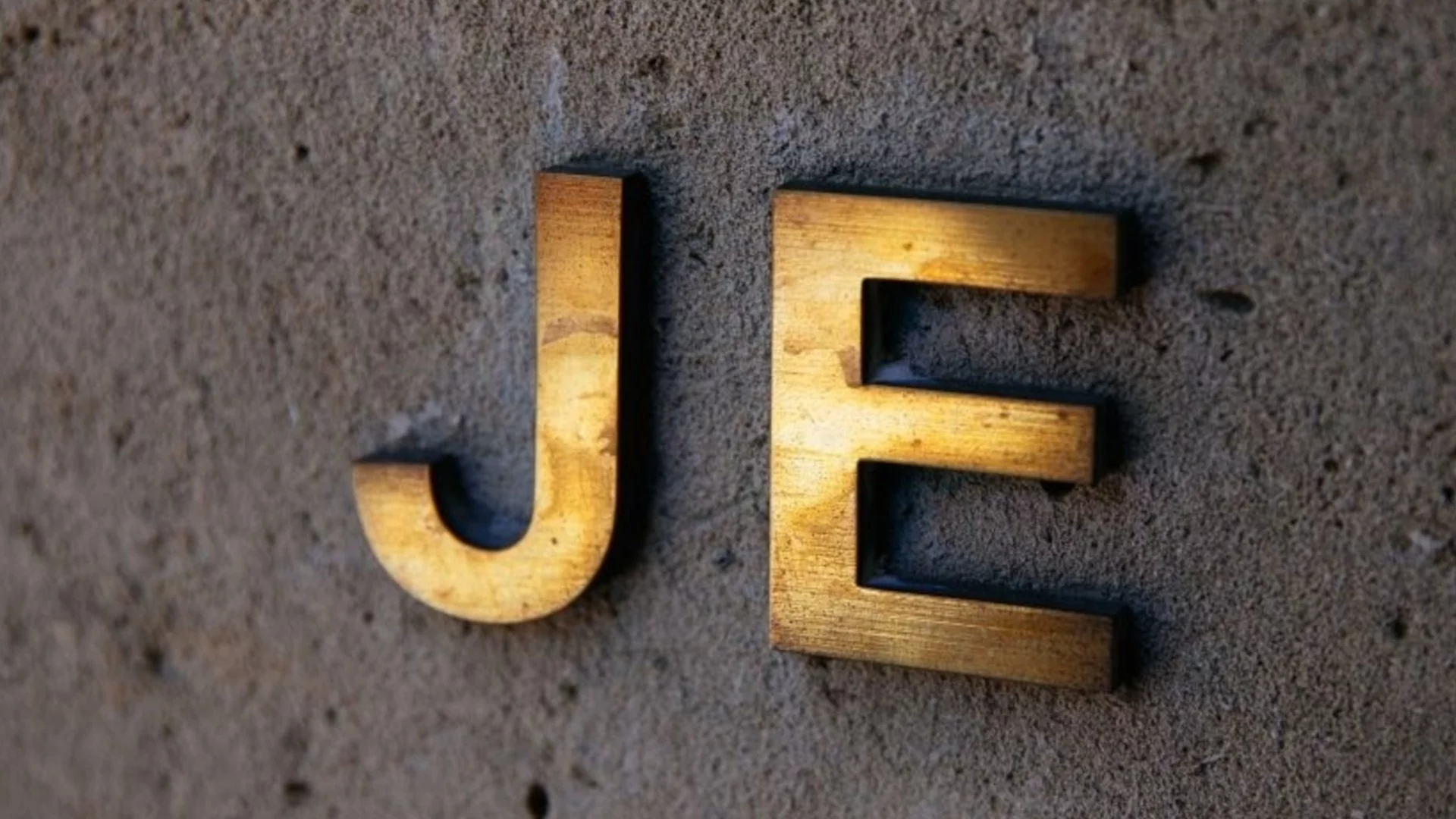 Братът на Ружа Игнатова се появи в "Досиетата Епстийн"