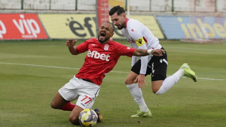 Два гола от двама нови в ЦСКА изстреляха "червените" в топ 4 на Първа лига