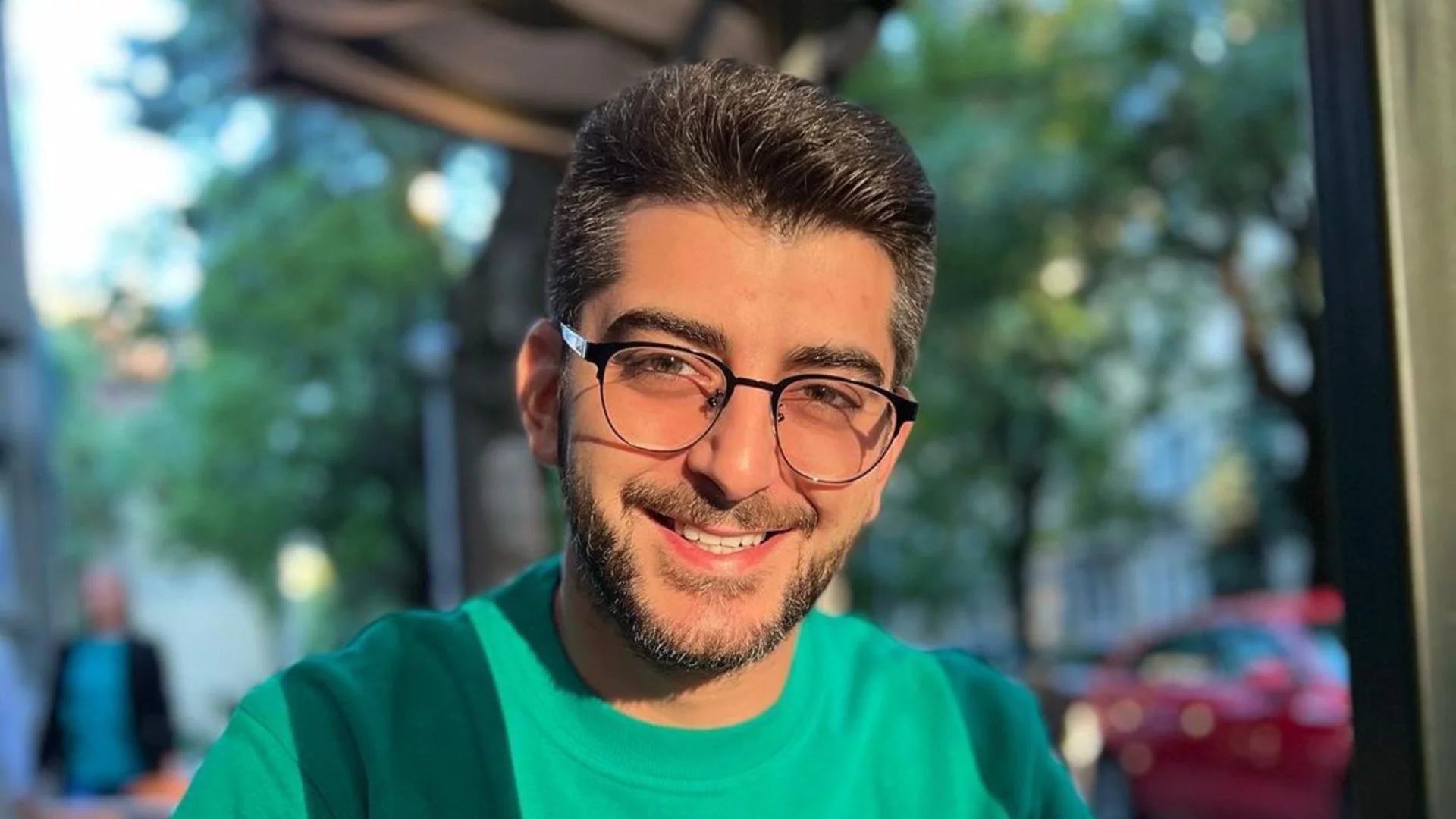 Празнува сам: Сашо Кадиев получи обяснение в любов, но не от съпругата си (ВИДЕО)