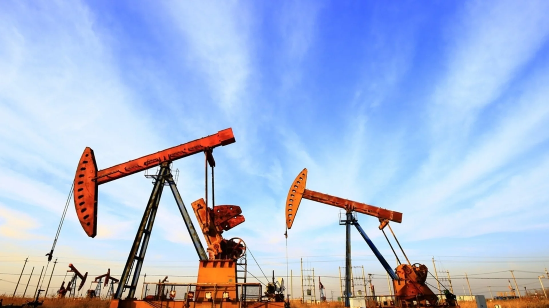 Цената на петрола е в очакване на преговорите между САЩ и Иран