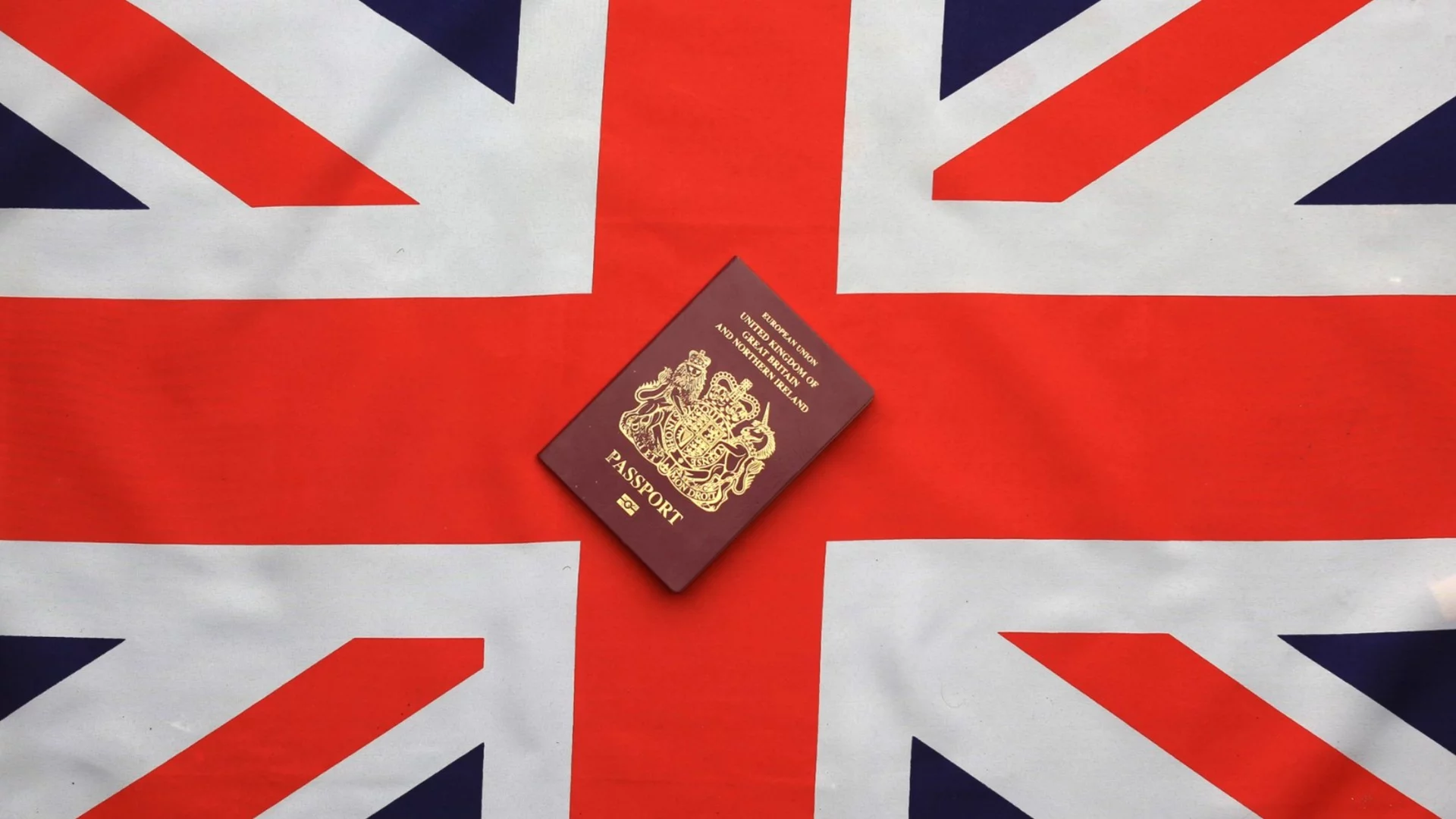 Хора с двойно гражданство може да не бъдат допускани до Великобритания