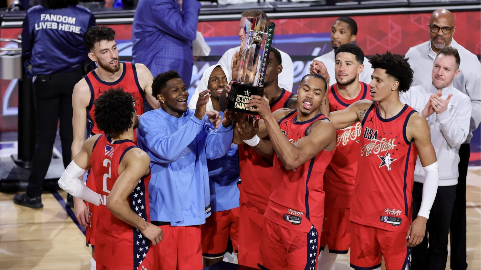 Блясък и критики: Турнирът All-Star в NBA предизвика вълна от смесени емоции (ВИДЕО)