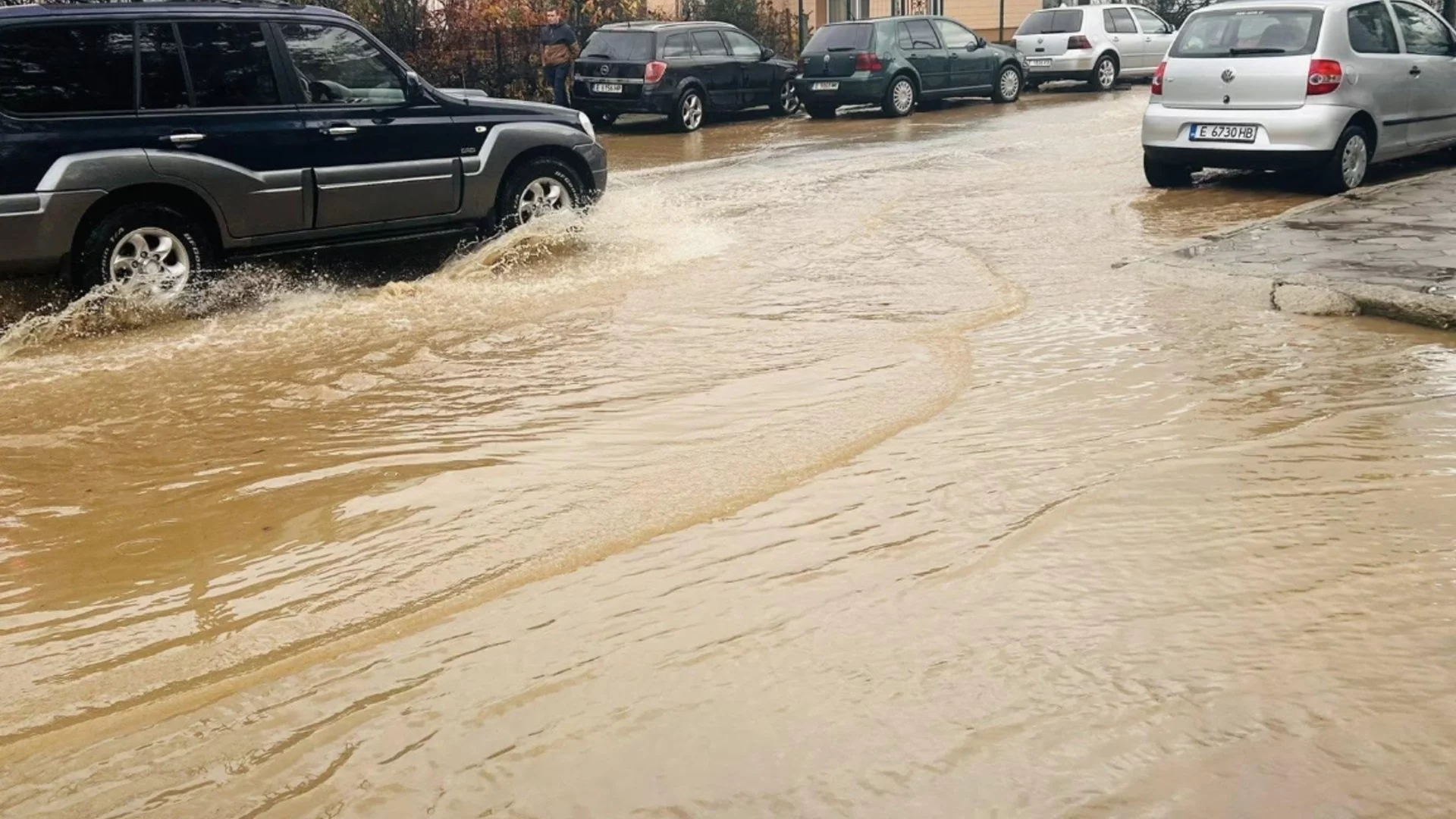 Лошото време на Балканите: Наводнения в Черна гора, евакуация в РСМ, проблеми с гръцките фериботи (ВИДЕА)