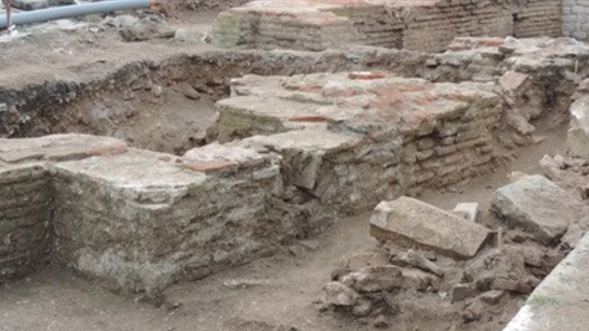 Археолози откриха тунел от каменната ера в немско село