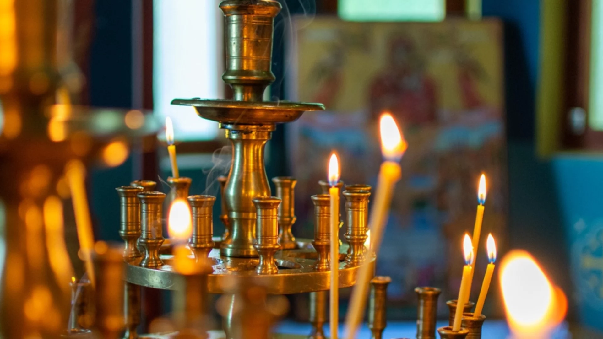 Цървковен празник на 18 февруари: Какви дрехи не бива да се носят на този ден