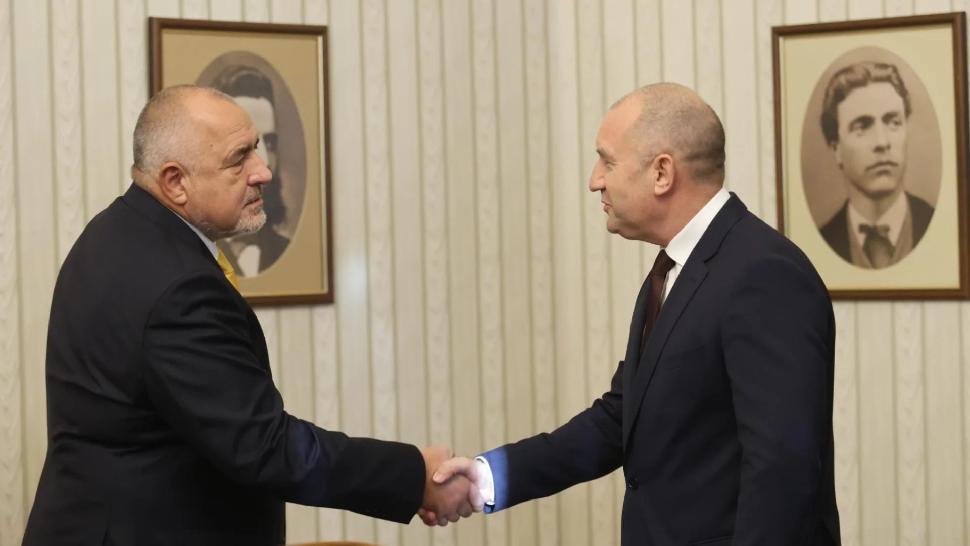 "Мяра" прогнозира разгром на Радев срещу ГЕРБ. Колко партии влизат в парламента?