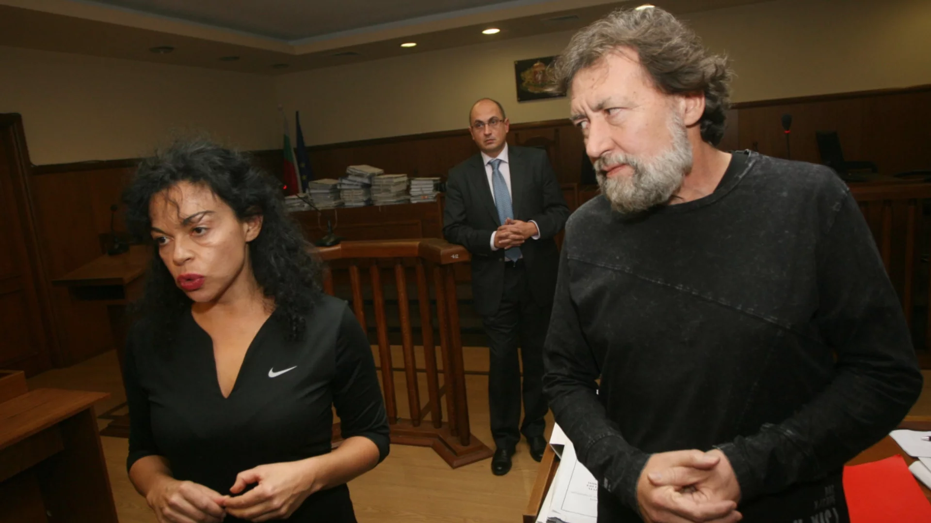 Игра на приватизация: Парламентът и държавата дължат десетки милиони на фирма, свързана с Баневи в миналото