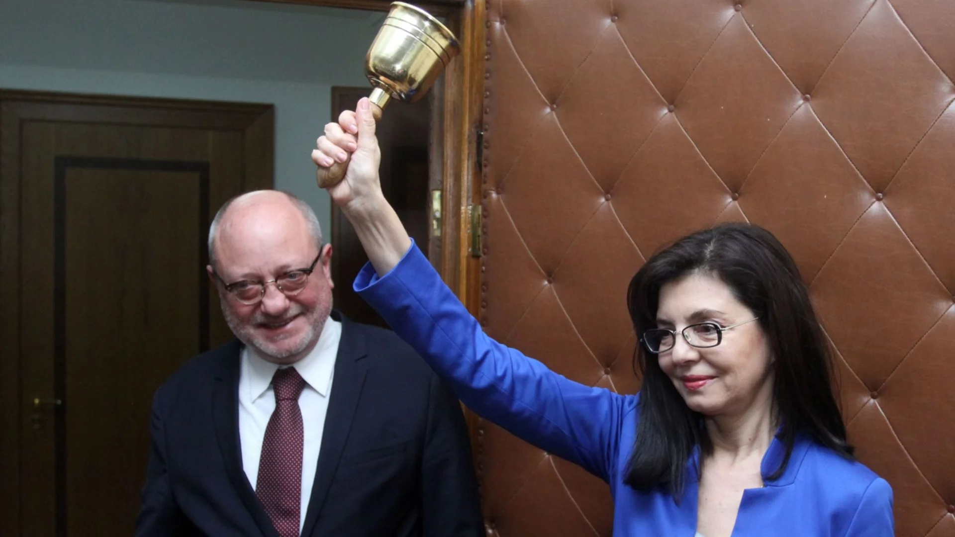 Специалисти по едно, министри по друго: С традицията ни в абсурдите, превенцията е разбираема