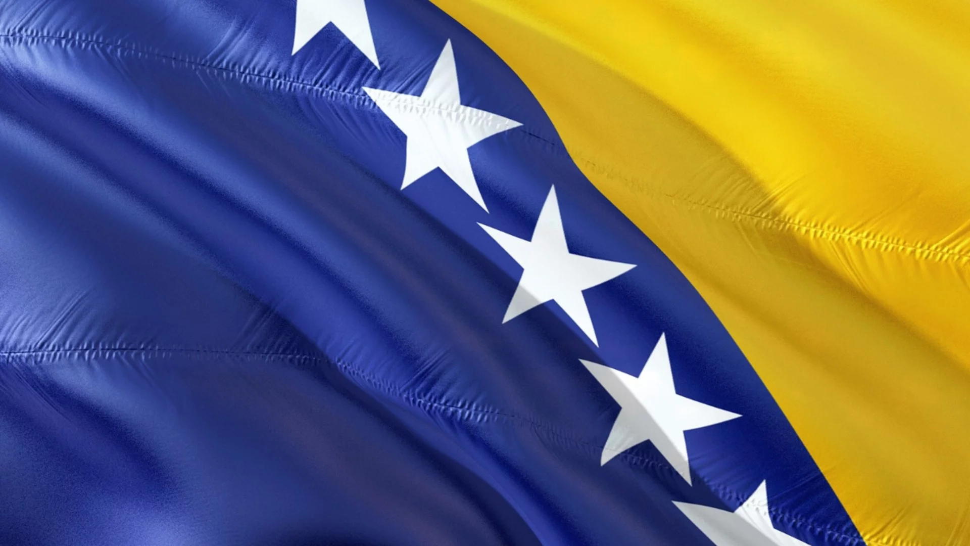 "Може отново да се окаже в затруднено положение": Кристиян Шмидт предупреди Босна и Херцеговина