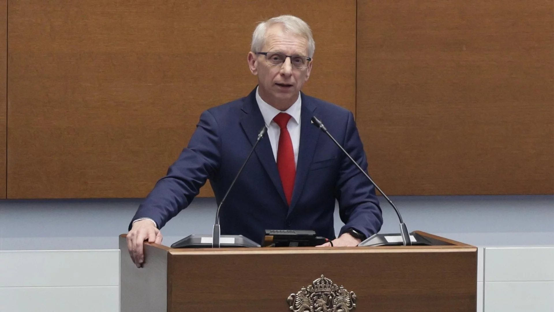 "Проблемът се прехвърля от болната на здравата страна": Денков за случая "Петрохан-Околчица" и нападките срещу тях