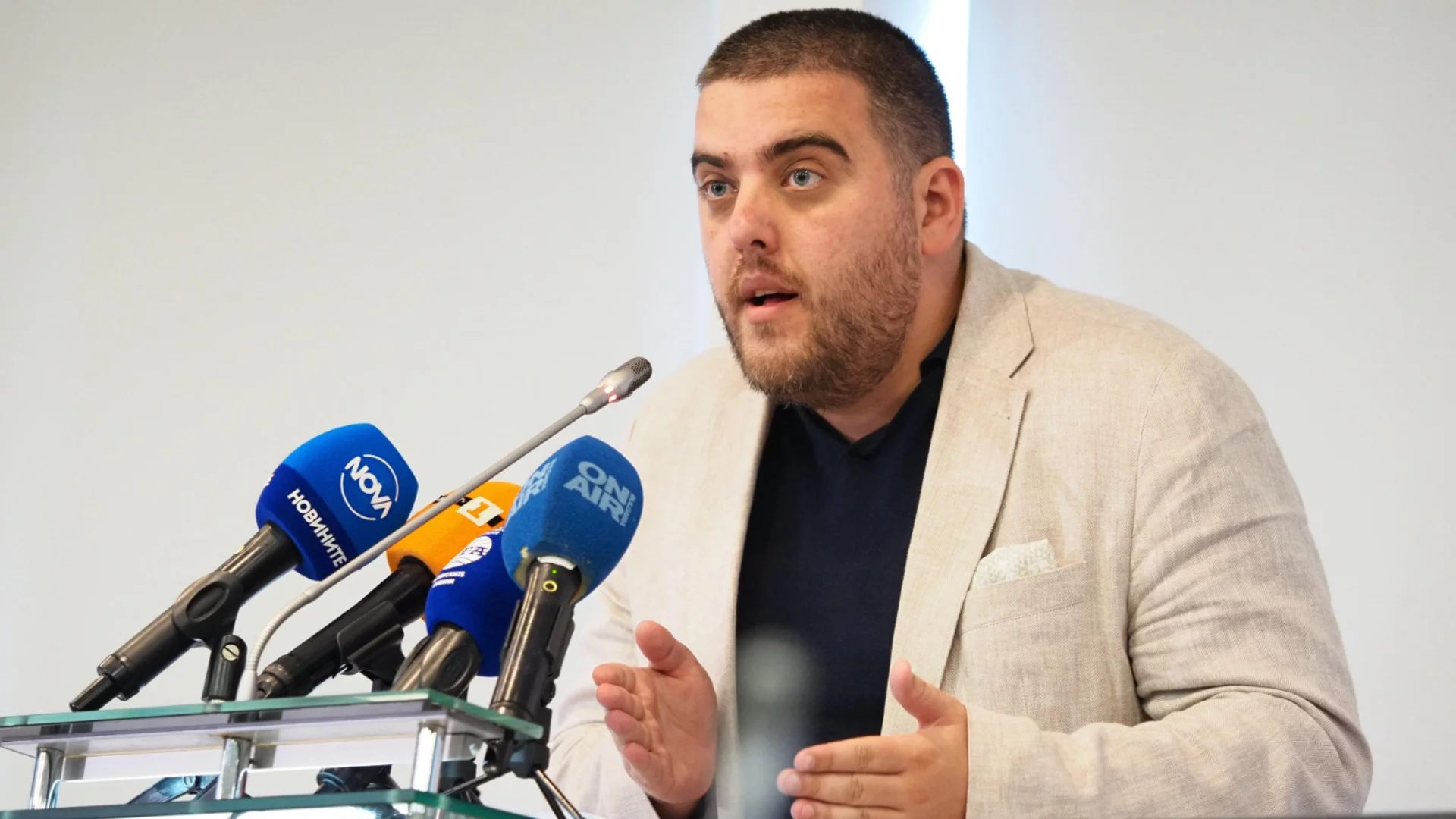 "Когато внасяш евтина ръка, получаваш евтин резултат": Как индиец доставчик на храна вбеси синдикалист