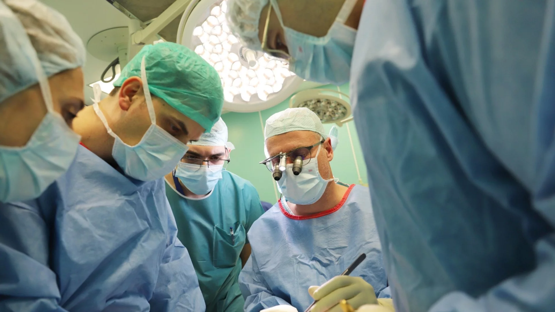 Сложна операция в Бургас: Извадиха два килограма тумор от пациентка